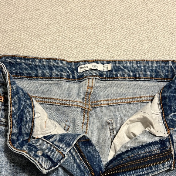 Bershka Light Blue Denim Crop Straight Jeans.  Size 6 - Picture 11 of 11
